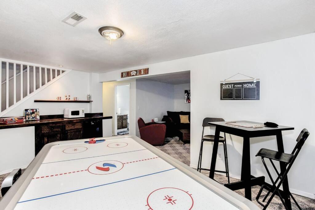 WOW! Spacious Retreat&amazing yard 2400+4bd/3bth Wichita Exterior foto
