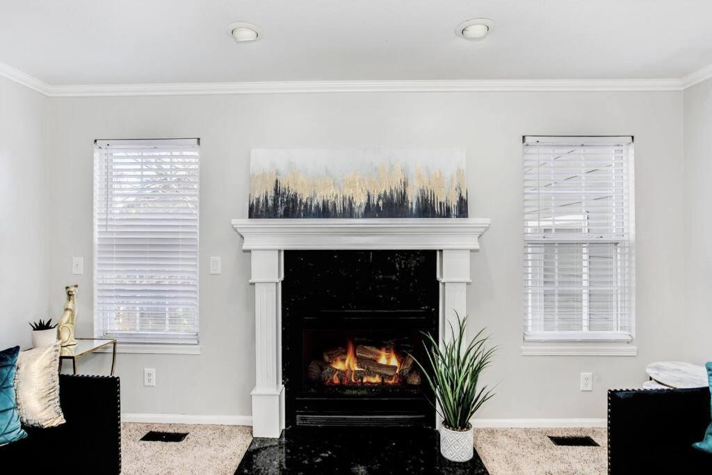 WOW! Spacious Retreat&amazing yard 2400+4bd/3bth Wichita Exterior foto